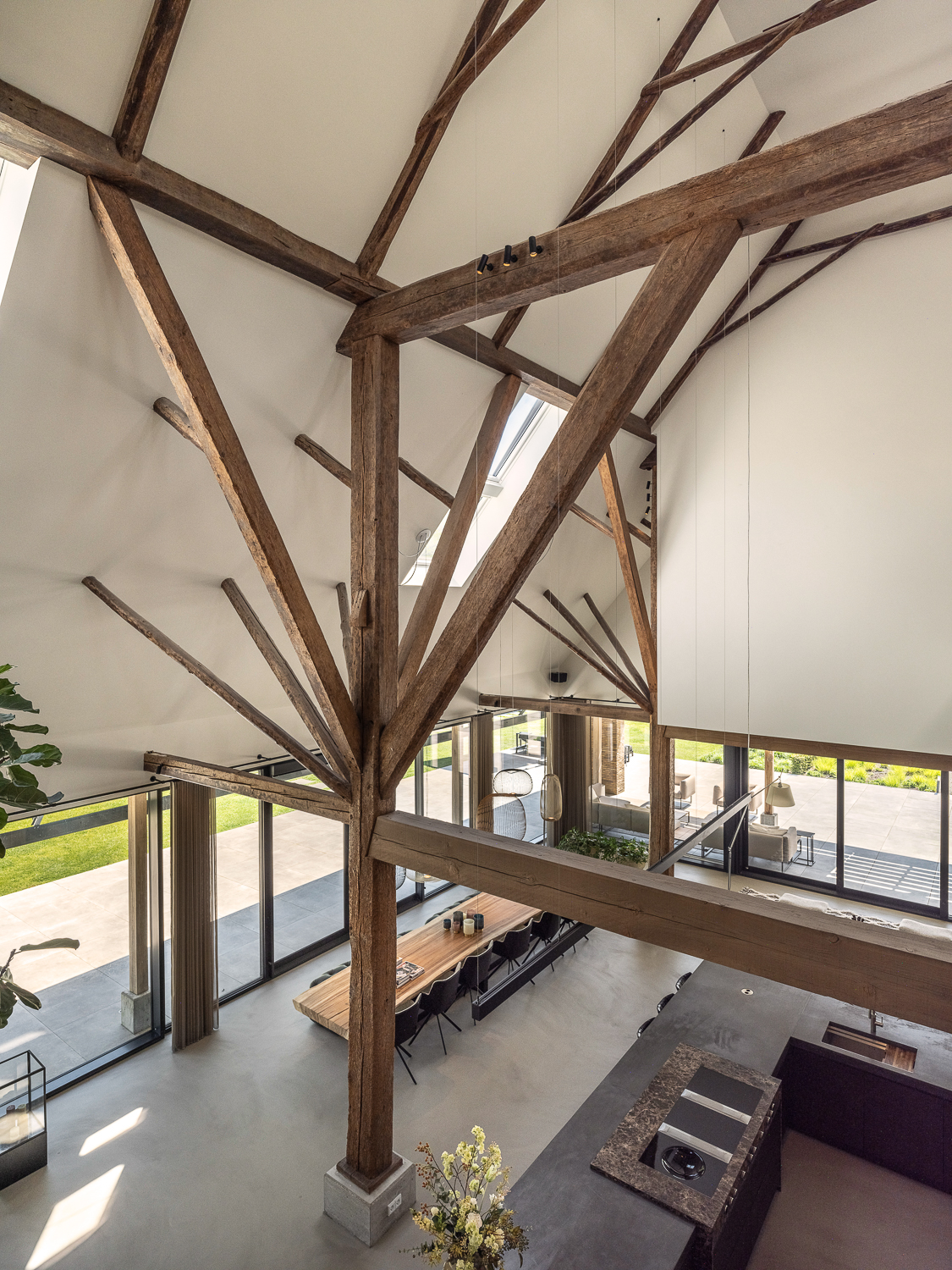 Transformatie friese monumentale boerderij - Van historisch erfgoed naar eigentijds wonen