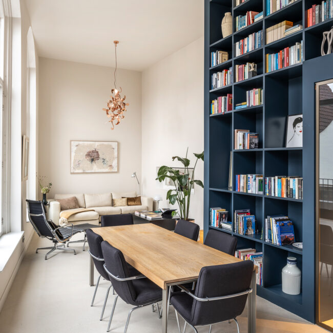 Modern interieur in historisch gebouw
