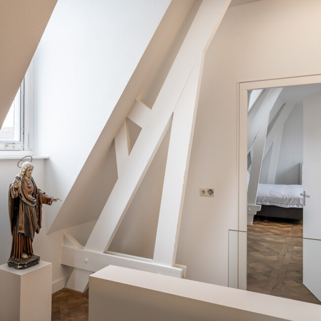 Modern interieur in historisch gebouw